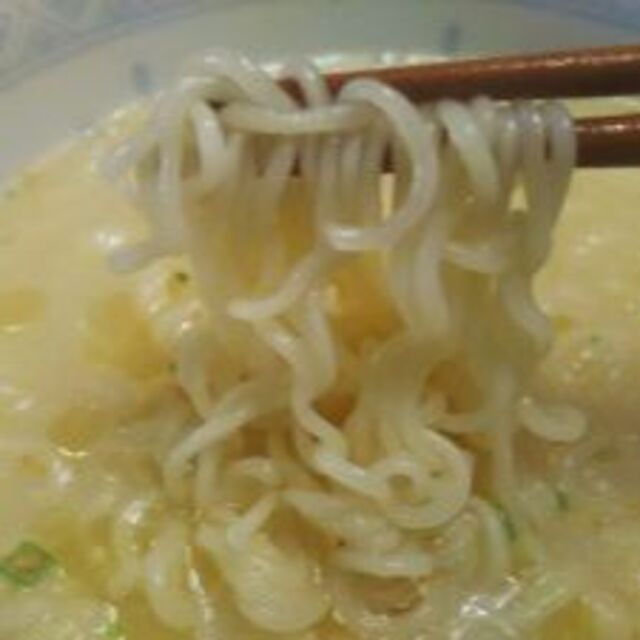 激安　3箱買い　人気NO1 うまかっちゃん　九州博多庶民の豚骨ラーメン 5