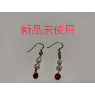 【新品未使用】レディース　ピアス　ホワイト　レッド(ピアス)