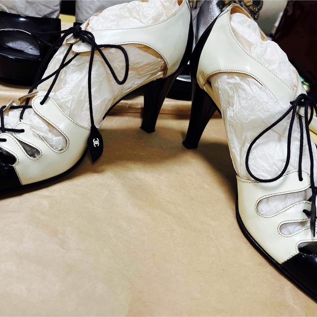 CHANEL(シャネル)の💕超美品💕CHANEL💕編み編みパンプスハイヒール💕コンビ💕希少レア💕 レディースの靴/シューズ(ハイヒール/パンプス)の商品写真