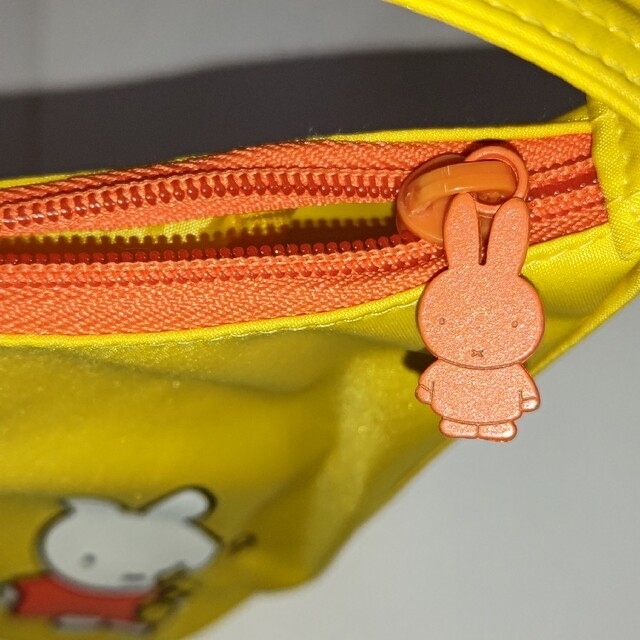 miffy(ミッフィー)のフジパン❇️ミッフィー❇️miffy❇️クレセントバック(ハンドバック) 黄色 レディースのバッグ(ハンドバッグ)の商品写真