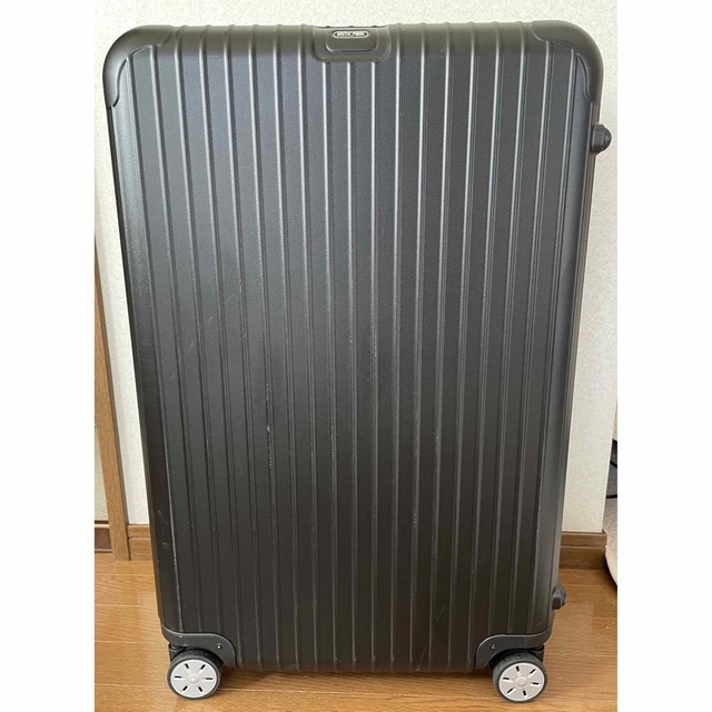 RIMOWA(リモワ)の【未使用に近い】【希少】RIMOWA サルサ 4輪モデル　98L(ブラック) レディースのバッグ(スーツケース/キャリーバッグ)の商品写真