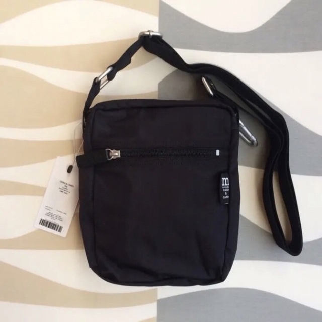 marimekko(マリメッコ)の新品 marimekko CASH&CARRY ショルダーバッグ ブラック レディースのバッグ(ショルダーバッグ)の商品写真