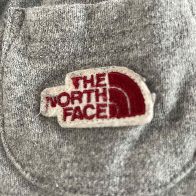THE NORTH FACE(ザノースフェイス)のTHE NORTH FACE グレースウェットパンツ　サイズ90 キッズ/ベビー/マタニティのキッズ服男の子用(90cm~)(パンツ/スパッツ)の商品写真