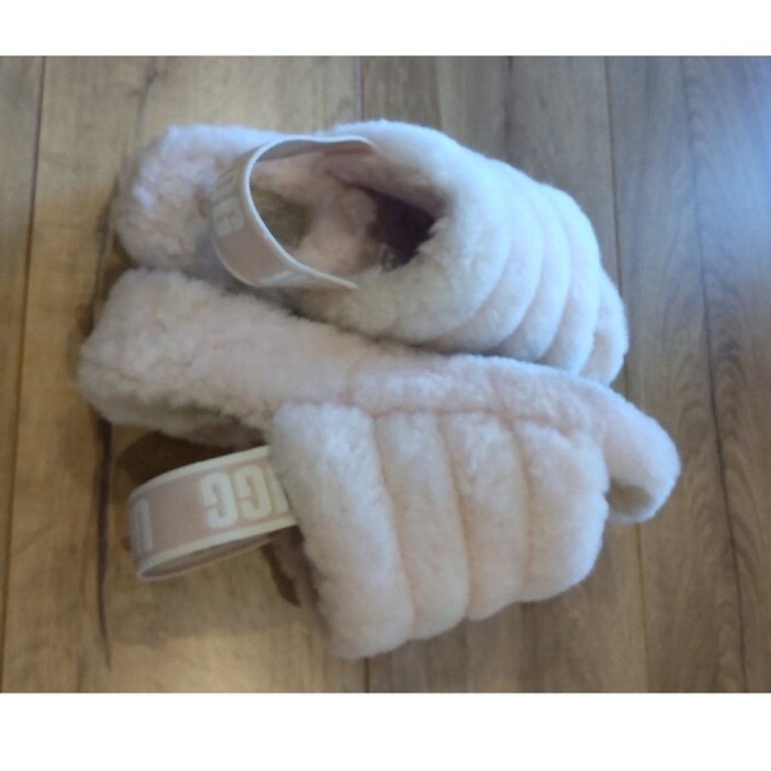 UGG(アグ)のUGG アグFLUFF YEAH SLIDEファーサンダル レディースの靴/シューズ(サンダル)の商品写真