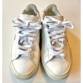 VEJA - 数時間のみ着VEJAスニーカー newbalanceニューバランスemmiの