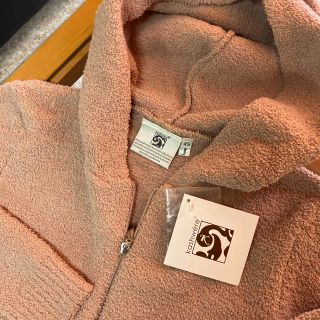カシウェア パーカー 試着のみ タグつき 値下げ