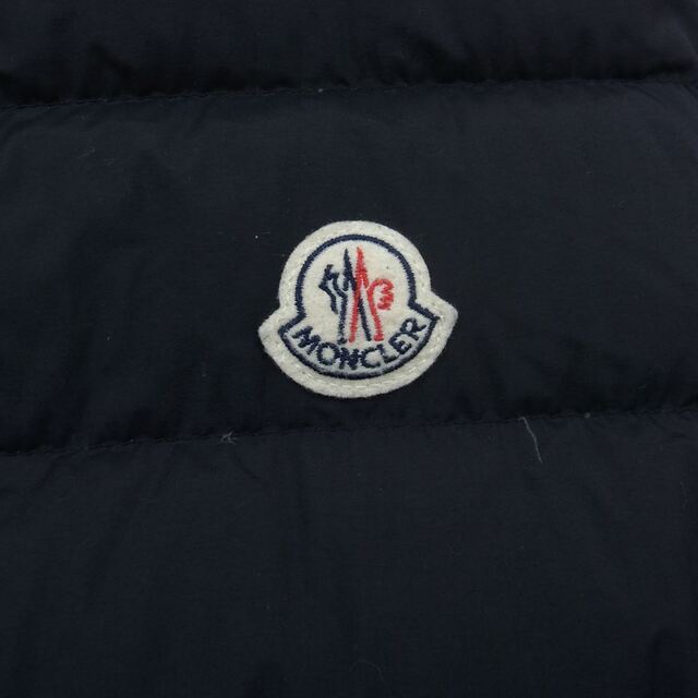 MONCLER(モンクレール)のMONCLER モンクレール FEBE GILET ロゴワッペン ダウンベスト ブラック系 3【中古】 メンズのトップス(ベスト)の商品写真