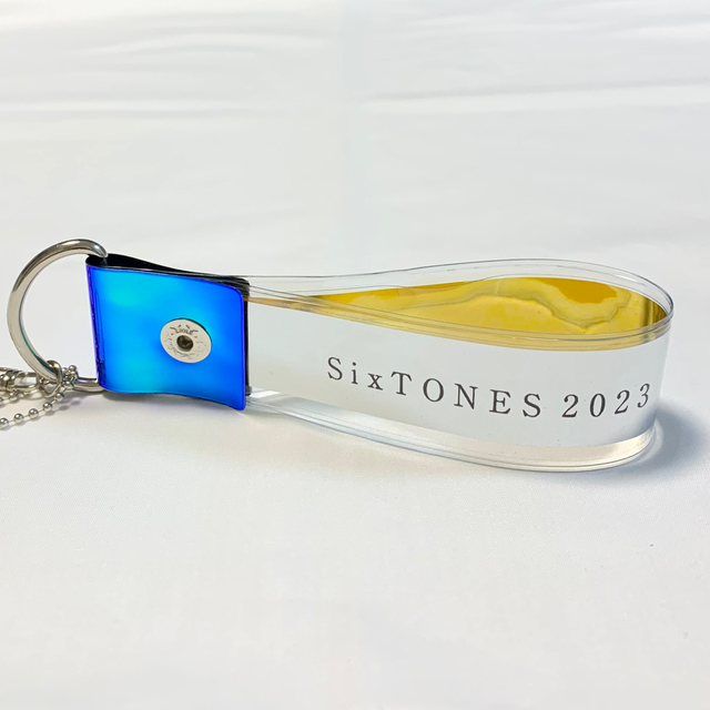 SixTONES 慣声の法則 銀テープ キーホルダー 緑 エンタメ/ホビーのタレントグッズ(アイドルグッズ)の商品写真