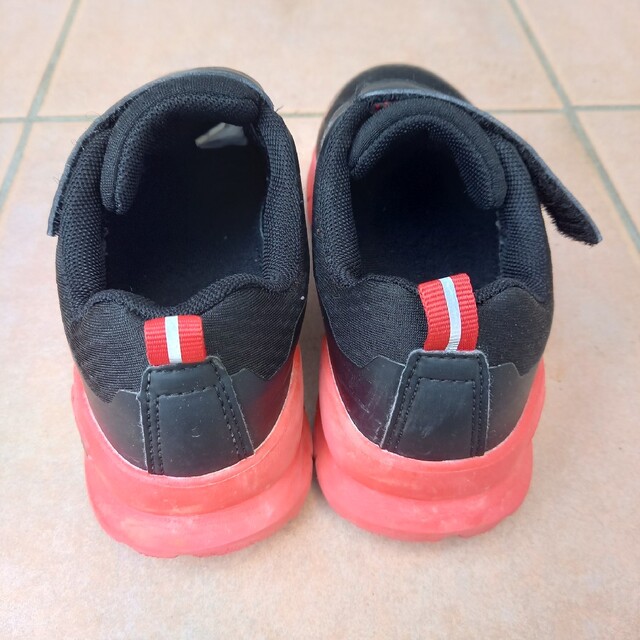 BANDAI(バンダイ)の防水スニーカー　20cm キッズ/ベビー/マタニティのキッズ靴/シューズ(15cm~)(スニーカー)の商品写真