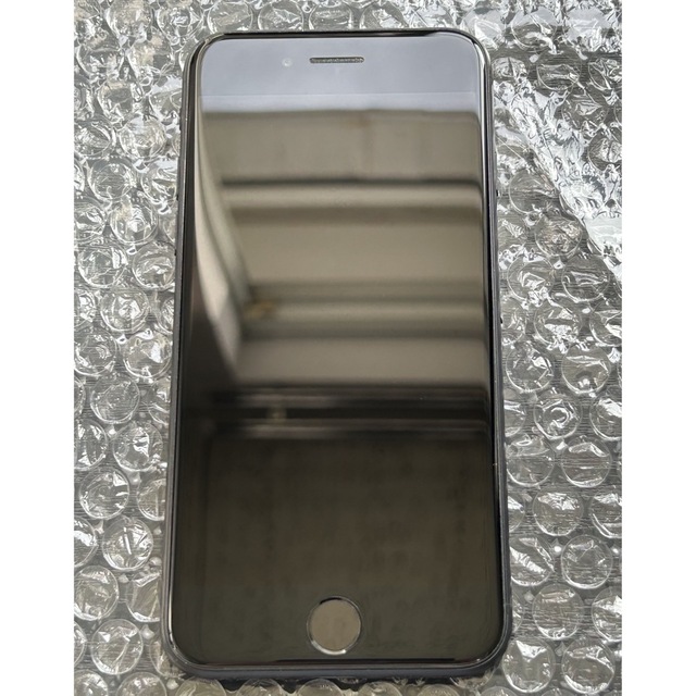 iPhone(アイフォーン)の【taka様専用】iPhoneSE 2 64GB simフリー　ブラック スマホ/家電/カメラのスマートフォン/携帯電話(スマートフォン本体)の商品写真