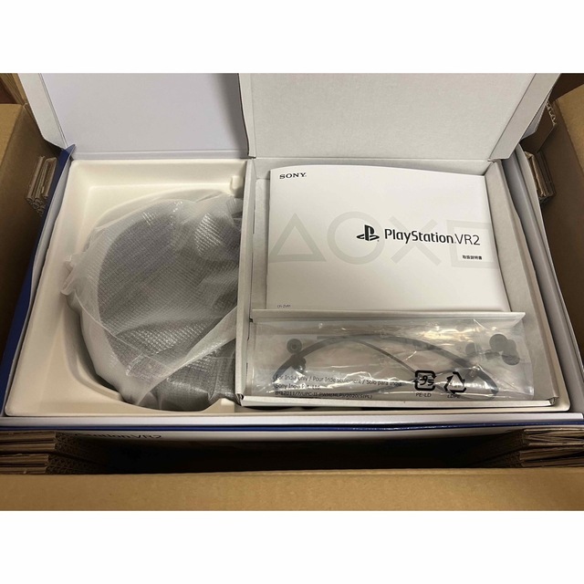 PlayStation VR(プレイステーションヴィーアール)のPlayStation VR2 エンタメ/ホビーのゲームソフト/ゲーム機本体(家庭用ゲーム機本体)の商品写真