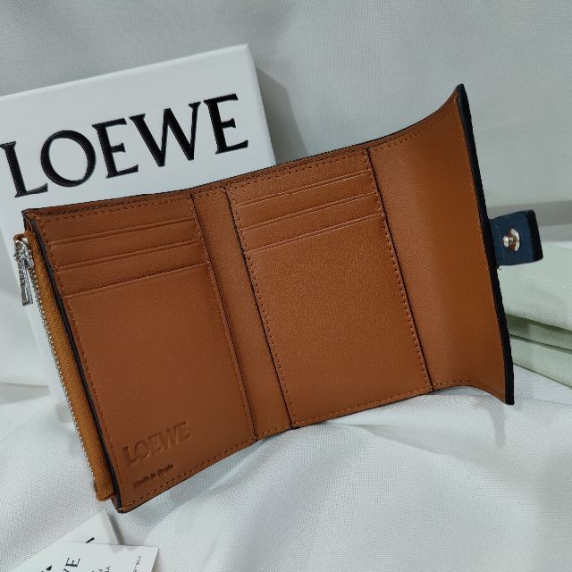 美品✨ ロエベ スモール バーティカルウォレット アナグラム レザー