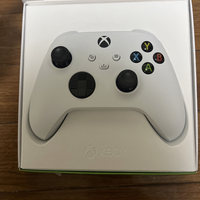 Xbox(エックスボックス)のXBoxコントローラー未使用に近い商品 スマホ/家電/カメラのPC/タブレット(PC周辺機器)の商品写真