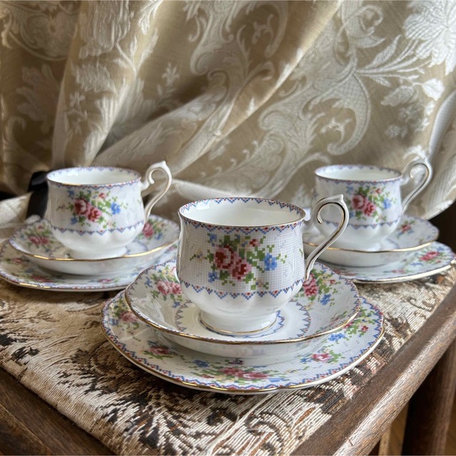 英国製 希少 Royal Albert 【Petit Point】ティーセット-