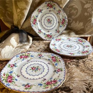 ロイヤルアルバート(ROYAL ALBERT)の英国製 希少 Royal Albert 【Petit Point】ケーキプレート(食器)