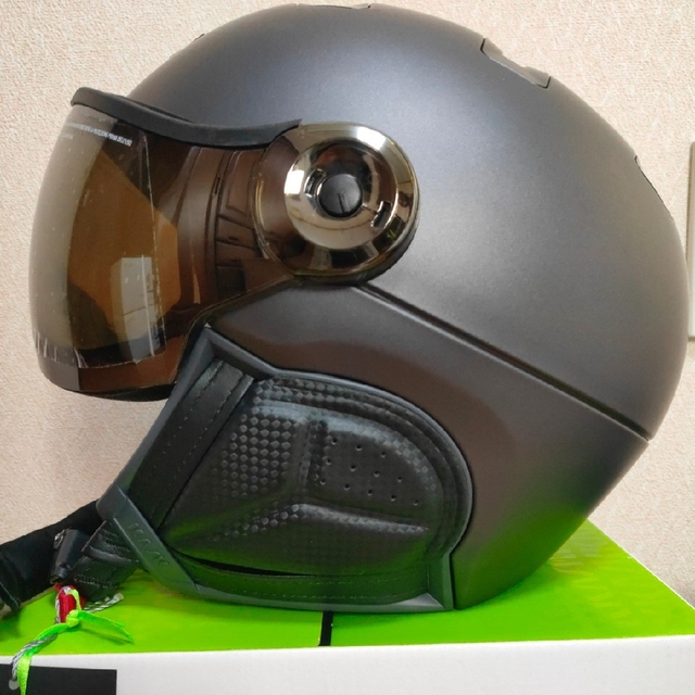 送料無料 非冷凍品同梱不可 ☆KASK☆サイズM58☆バイザー付き☆定価