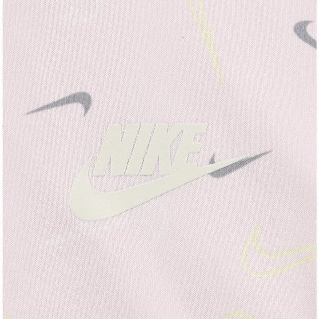NIKE(ナイキ)の新品 ⭐︎ NIKE パーカー（キッズ） キッズ/ベビー/マタニティのキッズ服女の子用(90cm~)(Tシャツ/カットソー)の商品写真