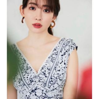 ハーリップトゥ(Her lip to)のHerlipto Lace Trimmed Floral Dress ネイビー(ロングワンピース/マキシワンピース)