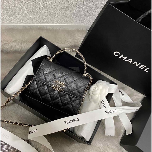 バッグシャネル Chanel 23p チェーンクラッチ バッグ 黒