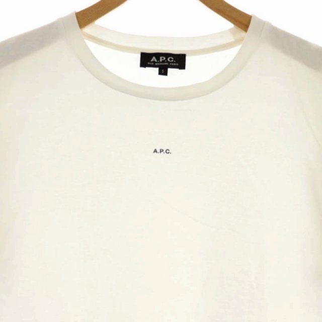A.P.C(アーペーセー)のアーペーセー Tシャツ カットソー クルーネック 半袖 プリントロゴ S 白 レディースのトップス(Tシャツ(半袖/袖なし))の商品写真