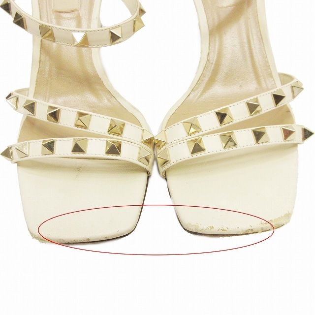 valentino garavani(ヴァレンティノガラヴァーニ)のヴァレンティノ ガラヴァーニ ロックスタッズ サンダル ウェッジソール レディースの靴/シューズ(サンダル)の商品写真