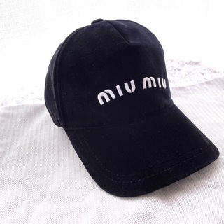 ミュウミュウ(miumiu)のMIUMIU ミュウミュウ　ベルベット　キャップ　帽子　ハット　新品同様(キャップ)