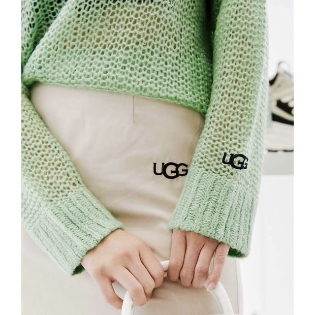 UGG(アグ)のUGGアグmos新品タグ付きXLカギ編みニットグリーンサーフィンムートンブーツ秋 レディースのトップス(ニット/セーター)の商品写真