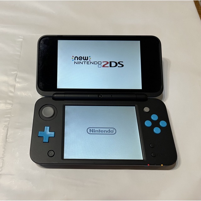 ニンテンドー2DS(ニンテンドー2DS)の【あかささま専用】Nintendo2DSLL ブラック&ターコイズ エンタメ/ホビーのゲームソフト/ゲーム機本体(携帯用ゲーム機本体)の商品写真