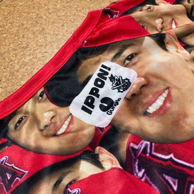 球場配分のホンモノ!大谷翔平 顔たくさん 顔だらけ Tシャツ 2枚セット - 4