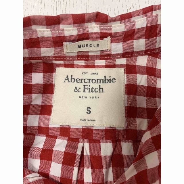 Abercrombie&Fitch(アバクロンビーアンドフィッチ)のAbercrombie＆Fitch 長袖シャツ　レッドチェック　USサイズS メンズのトップス(シャツ)の商品写真