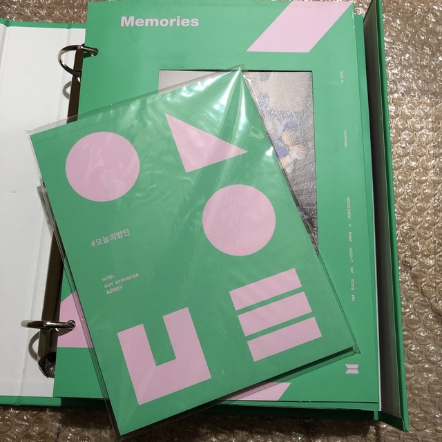 防弾少年団(BTS)(ボウダンショウネンダン)のBTS MEMORIES OF 2020 DVD エンタメ/ホビーのDVD/ブルーレイ(韓国/アジア映画)の商品写真