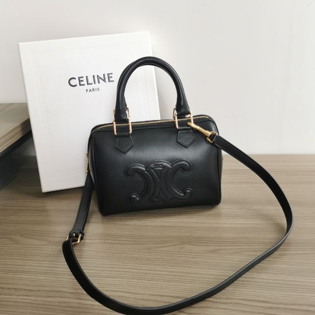 最安値挑戦! celine スムースカーフスキン / トリオンフ キュイル