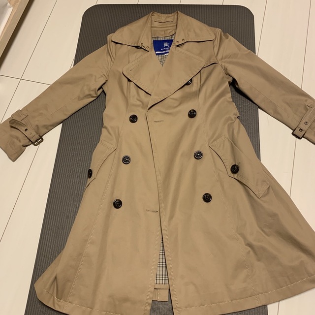 BURBERRY BLUE LABEL(バーバリーブルーレーベル)のバーバリー　トレンチ　36 レディースのジャケット/アウター(トレンチコート)の商品写真