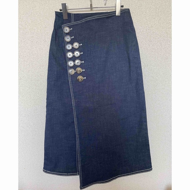 SCOT CLUB(スコットクラブ)の美品 Ample アンプル インディゴ ラップスカート デニム 9 レディースのスカート(ひざ丈スカート)の商品写真