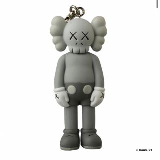 メディコムトイ(MEDICOM TOY)のKAWS TOKYO FIRST 2021展覧会　キーホルダー(キーホルダー)