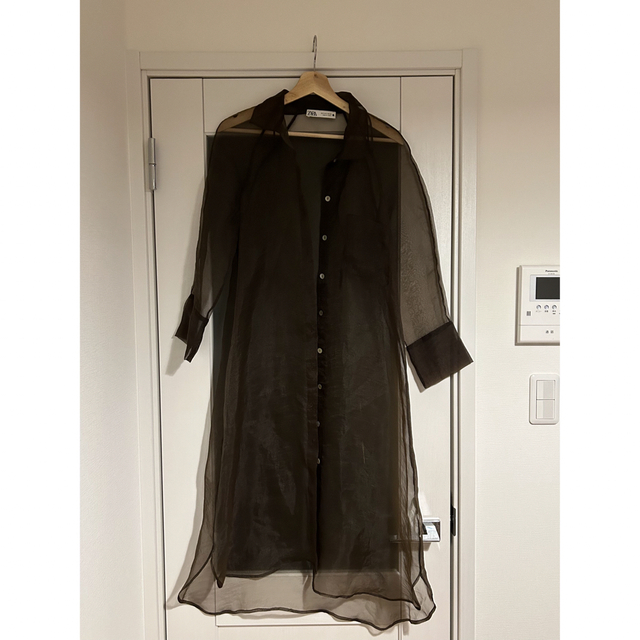 芸能人着用ZARAザラ★シャツフレアーワンピース ZARA ザラ フレア ロングシャツワンピース M プリーツ カーキ