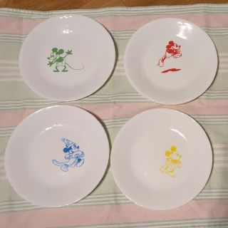 コレール(CORELLE)の★再値下げ★【新品/未使用】コレール ミッキー柄プレート4枚セット(食器)