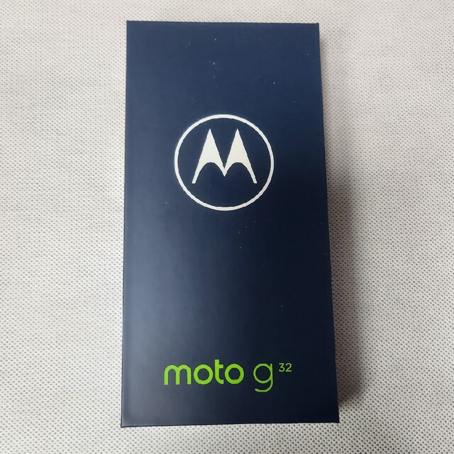 Motorola(モトローラ)のモトローラ moto g32（ミネラルグレイ） スマホ/家電/カメラのスマートフォン/携帯電話(スマートフォン本体)の商品写真