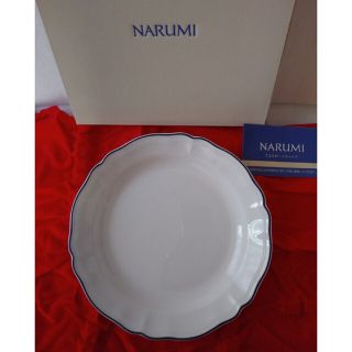 ナルミ(NARUMI)のナルミ  ボーンチャイナ ＊ Stellato の 丸皿 (直径約23.8㎝)(食器)