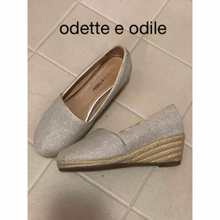 オデットエオディール(Odette e Odile)のodette e odileのパイピングウェッジパンプス(ハイヒール/パンプス)