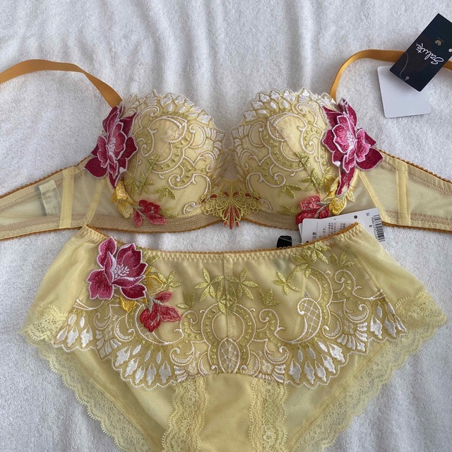 ワコール サルート 43G【エジプト】G70ブラジャー ショーツL