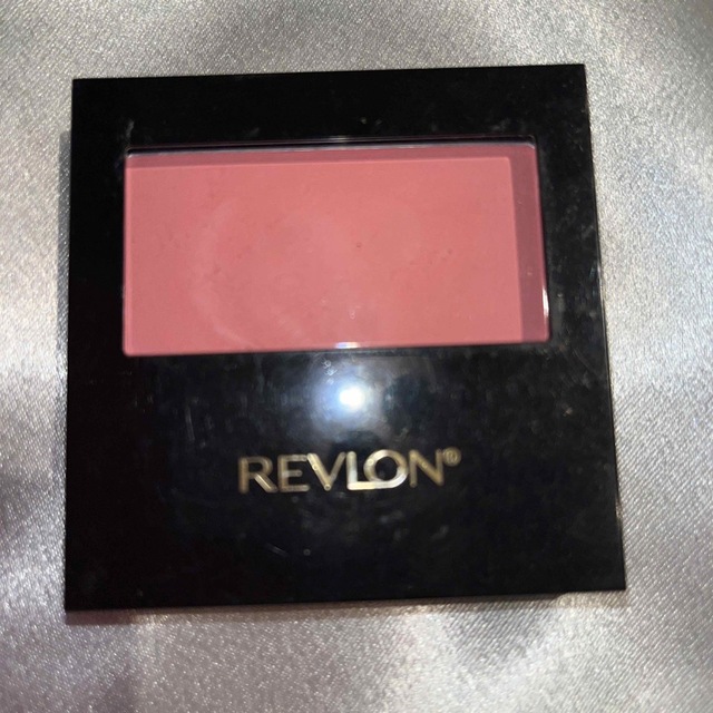 REVLON(レブロン)のレブロン マットパウダーブラッシュ　105番 コスメ/美容のベースメイク/化粧品(チーク)の商品写真