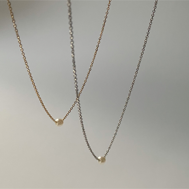 TOGA(トーガ)のPoint pearl necklace gold No.1012 レディースのアクセサリー(ネックレス)の商品写真