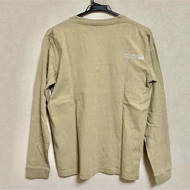 中古 Local Motion メンズ 刺繍文字 長袖Tシャツ 砂色 Sサイズ メンズのトップス(Tシャツ/カットソー(七分/長袖))の商品写真