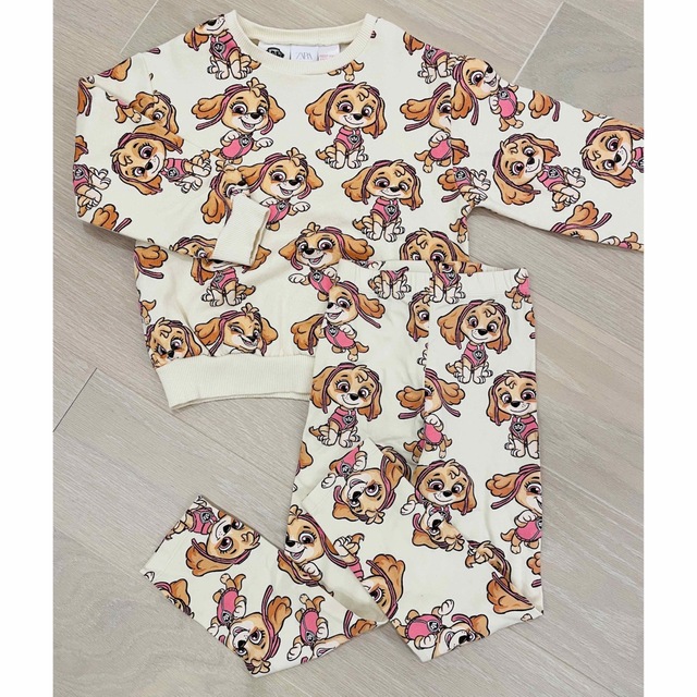 ZARA KIDS(ザラキッズ)の専用☆ザラ ベビー パウパトロール スカイ トレーナー レギンス セットアップ キッズ/ベビー/マタニティのキッズ服女の子用(90cm~)(Tシャツ/カットソー)の商品写真