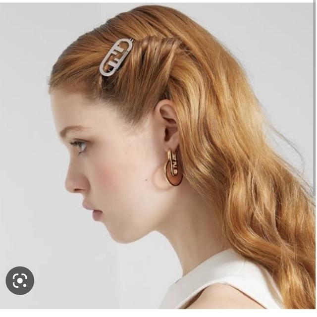 FENDI オーロック ヘアクリップ