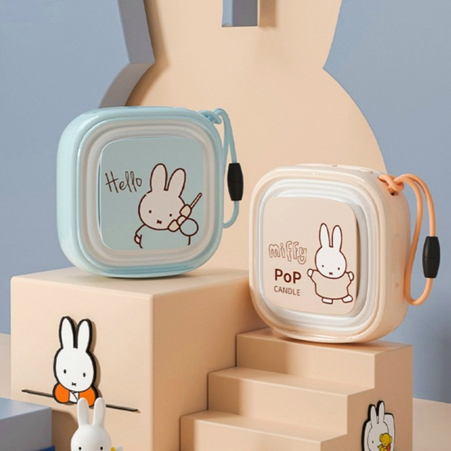 miffy(ミッフィー)の[MIPOW] ミッフィー ルームライト ワイヤレス充電スタンド ［ブルー］ スマホ/家電/カメラのスマートフォン/携帯電話(バッテリー/充電器)の商品写真