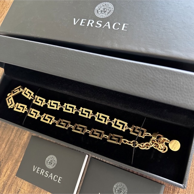 VERSACE(ヴェルサーチ)のVERSACE グレカ チェーン チョーカーネックレス  ゴールド レディースのアクセサリー(ネックレス)の商品写真