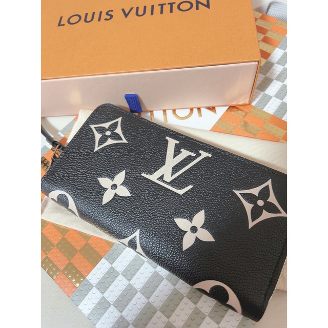 LOUIS VUITTON ジッピーウォレット