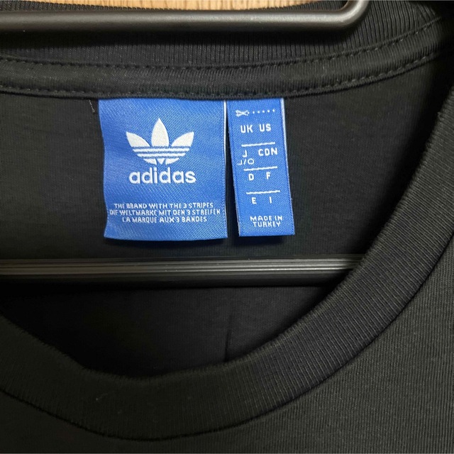 adidas(アディダス)の新品未使用　アディダスオリジナルス　ロゴ　プリント　Tシャツ メンズのトップス(Tシャツ/カットソー(半袖/袖なし))の商品写真